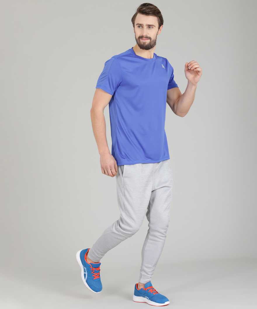 REEBOK Color Block Men Round or Crew Blue T-Shirt